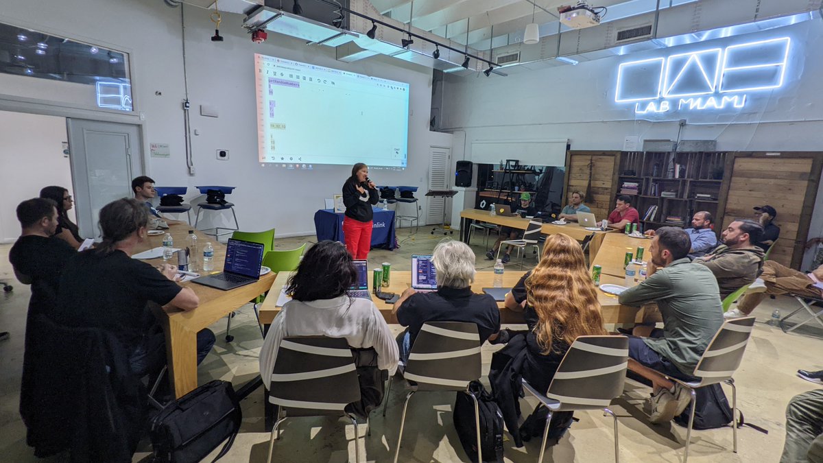 solangegueiros's tweet photo. Mission accomplished to engage different audiences at @chainlink 's meetup today in @thelabmiami !
And here are some VRF use cases to you know how more about it:
https://t.co/llPz0eACL5 https://t.co/HlcUCIkDsZ
