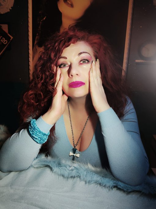 Miei carissimi amici penso che la vita va vissuta intensamente e senza rimpianti. Vi bacio 😘😘  https://t<a href="/tag/actress"class="tags"><span>#actress</span></a><a href="/tag/star"class="tags"><span>#star</span></a><a href="/tag/artist"class="tags"><span>#artist</span></a><a href="/tag/pensieri"class="tags"><span>#pensieri</span></a><a href="/tag/artista"class="tags"><span>#artista</span></a><a href="/tag/lightblue"class="tags"><span>#lightblue</span></a>