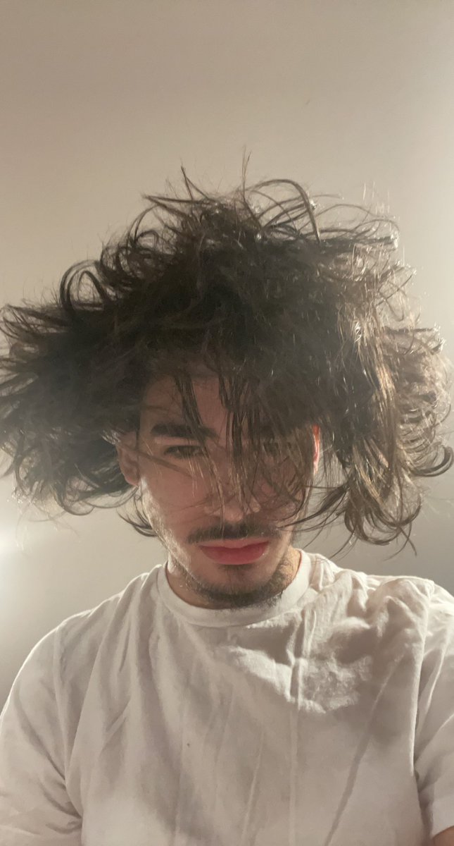 swaywtw's tweet photo. 100k likes and i'll go bald https://t.co/SoEL7Oidxm
