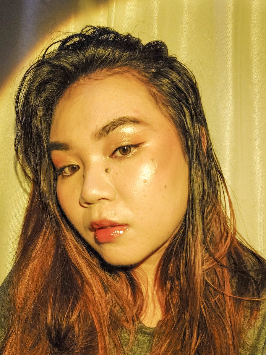 iruthmanurung's tweet photo. Aku pas kemarin selesai make up ini: HAH?! SIAPA INI?! :')
#SomethincFace #SomethincShimmer #PakaiSOMETHINC #YourOnlyLimit #THINCZENSAPPROVED https://t.co/tOXOMYoVjM