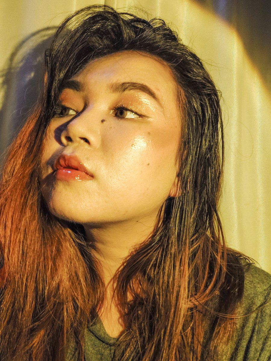 iruthmanurung's tweet photo. Aku pas kemarin selesai make up ini: HAH?! SIAPA INI?! :')
#SomethincFace #SomethincShimmer #PakaiSOMETHINC #YourOnlyLimit #THINCZENSAPPROVED https://t.co/tOXOMYoVjM