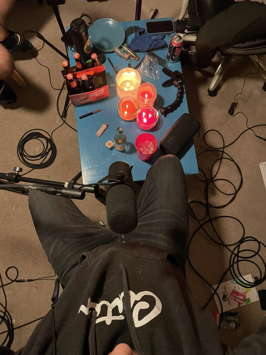 KevinBabb's tweet image. This is the setting for the BROVERCAST hosted by @brovercast Shoutout to @QuietWyatt_95 for the updates @handyandy456