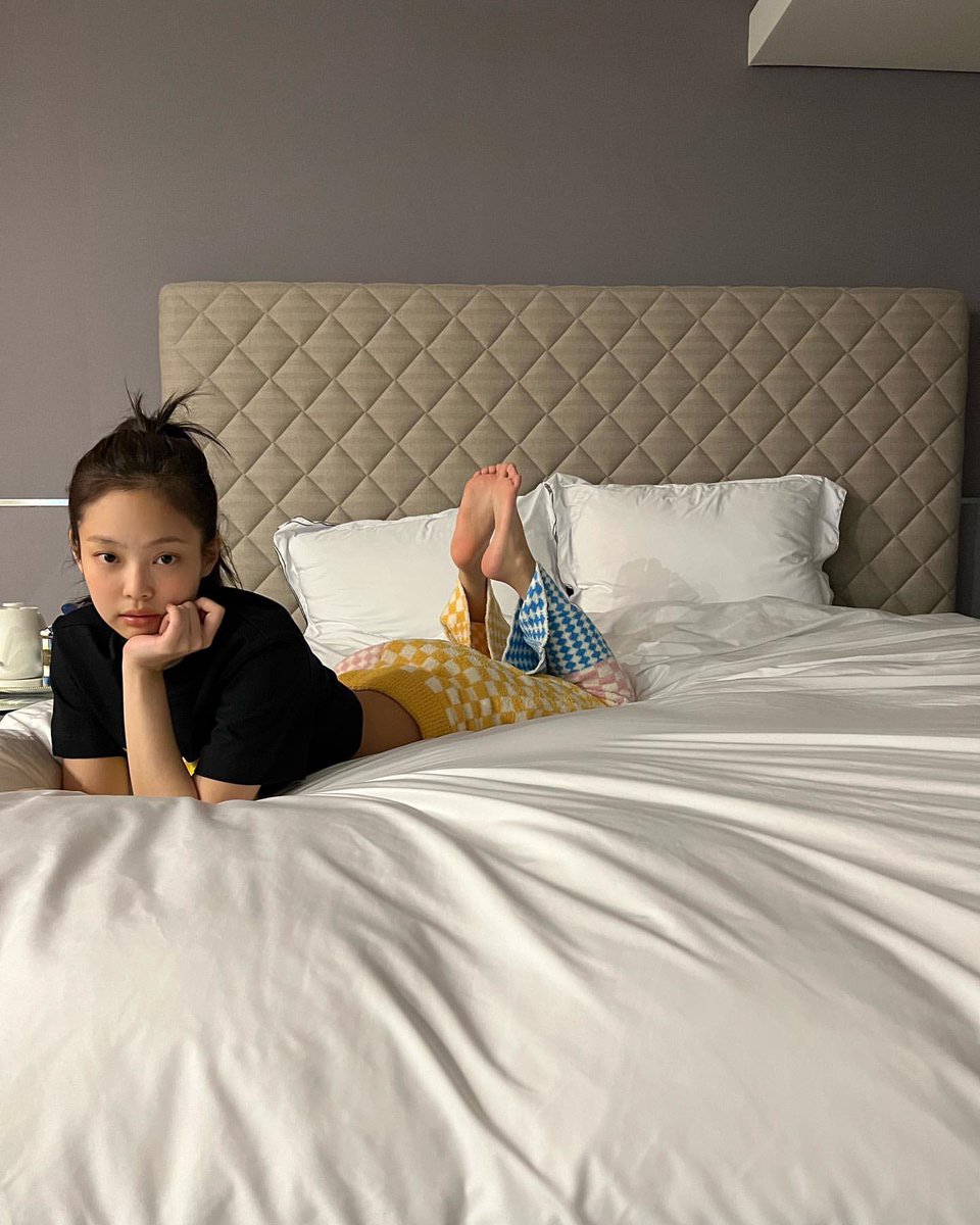 ジェニちゃんのベビーフェイス可愛すぎる！！ウエストのくびれも信じられぬぐらい綺麗だなぁ…(感激)