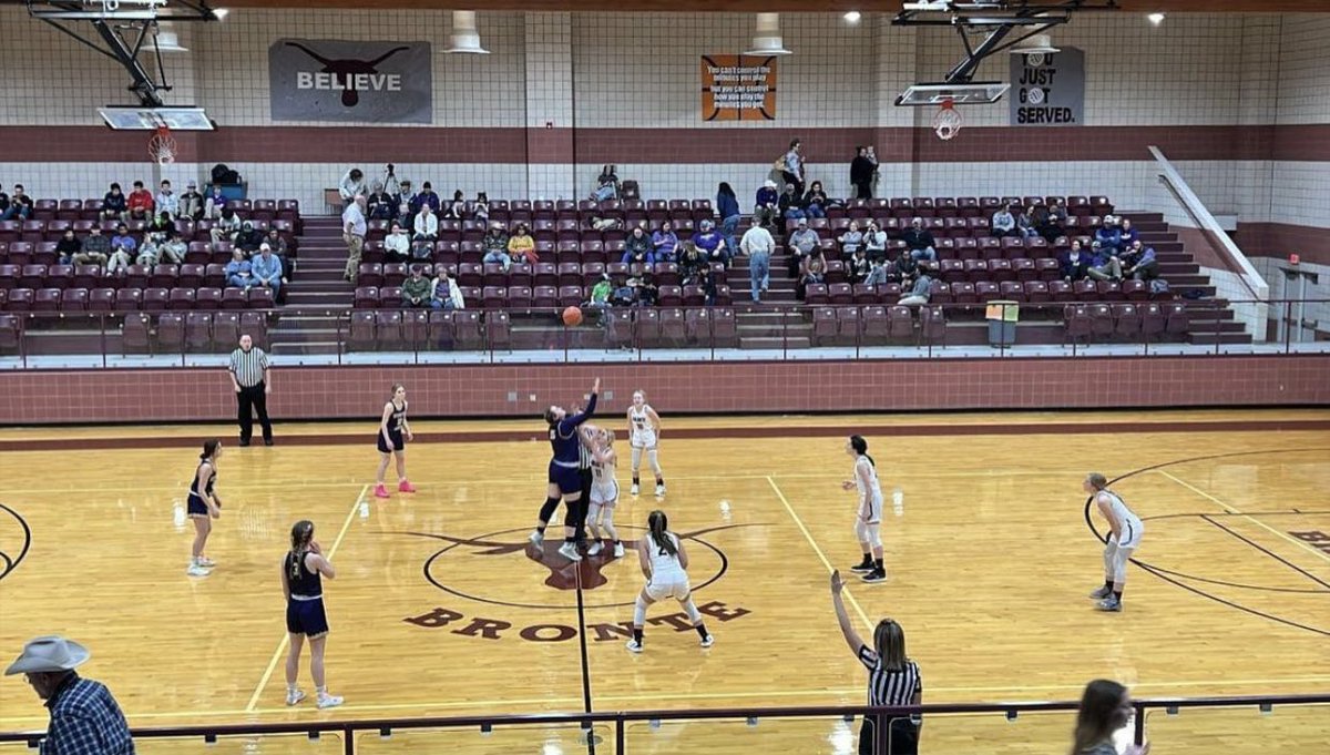 TSUtorres8's tweet photo. I love Bronte basketball! I love my team! I love Bronte! I love our community. I’m so proud of my girls, my coaches, and our fans! 🤘🏀❤️

THANK YOU!!!! 🤘🤘🤘 https://t.co/OxPaNrzgL7