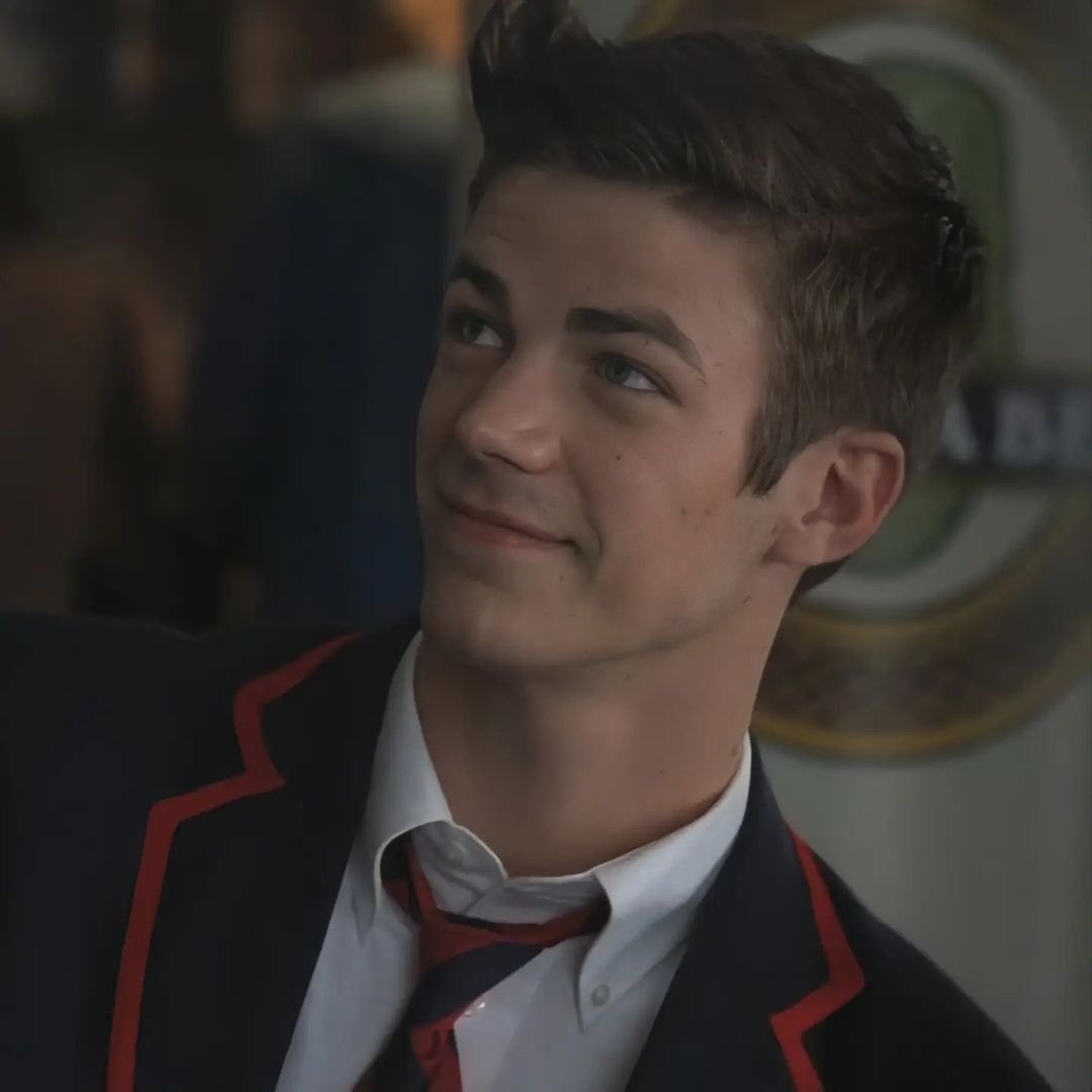 GingerChris7's tweet photo. my life changed for the better when watching 3x5 of glee and was introduced to the legend himself, Sebastian Smythe. He is mean and gay, as everyone should be. https://t.co/2oETtp8gNr