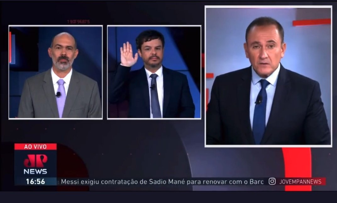 reporterenato's tweet photo. Comentarista de TV faz saudação nazista durante encerramento de programa que discutia youtuber que defendeu criação de partido nazista no Brasil. Adriles levantou a mão e sorriu em seguida, na Jovem Pan. O jornalista que apresentava chamou o ato de "surreal". https://t.co/V1mQ4vQivX