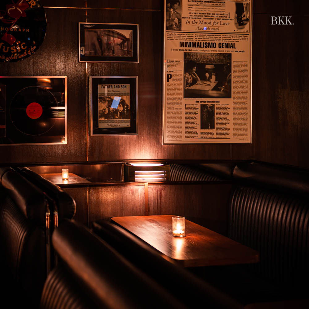 bkkmenu's tweet photo. สัมผัสบรรยากาศของฉากในภาพยนตร์ One for the Road ที่ ‘OFTR BAR’ ที่จะพาคุณไปดื่มด่ำกับทุกโมเมนต์ของไดฟ์บาร์เสมือนว่าอยู่นิวยอร์ก
.
https://t.co/skCUfeH3Dl
.
#bkkmenu #OFTRBAR #OnefortheRoad #CocktailBar #DiveBar https://t.co/BHtyqKr6sT