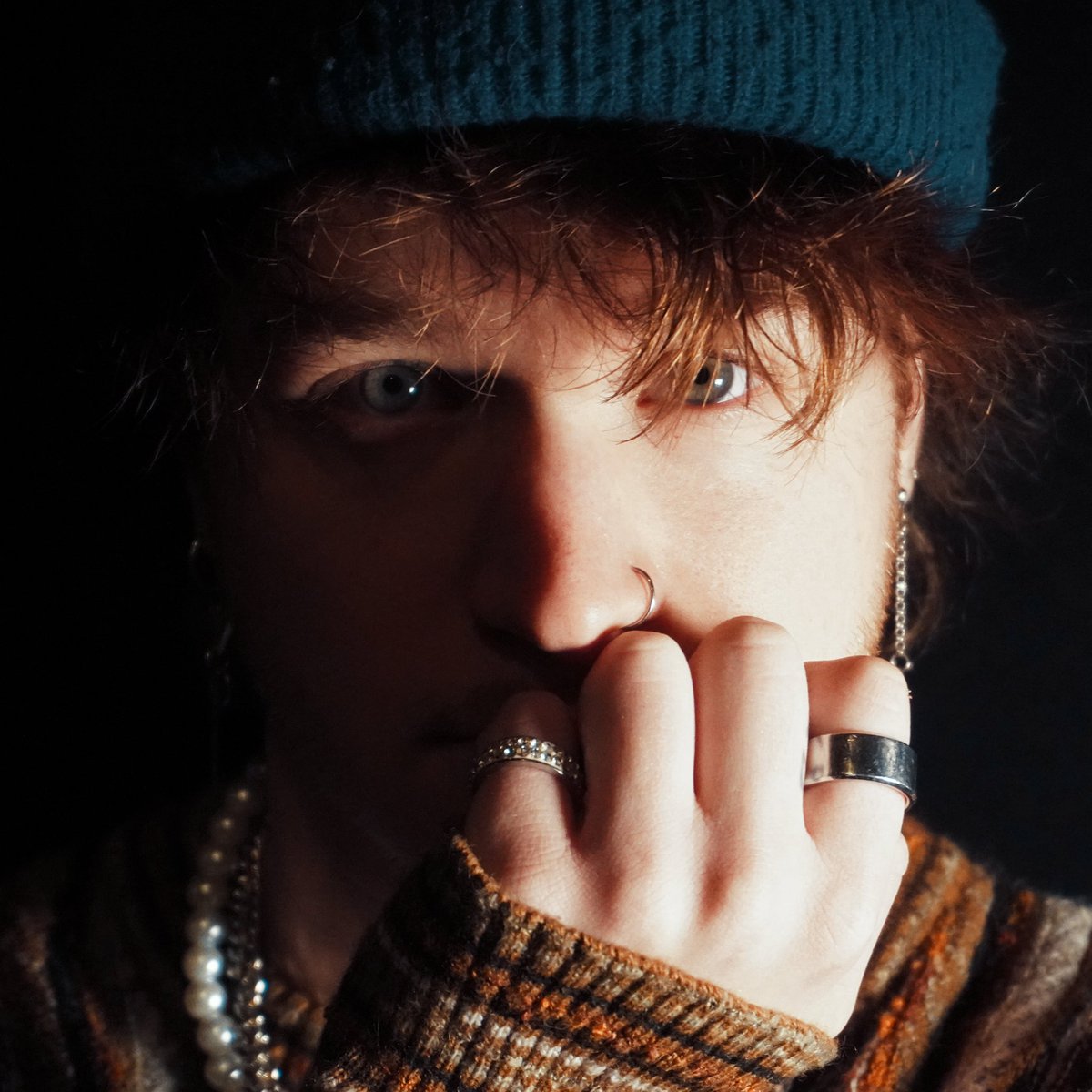 daytvvo's tweet image. linktr.ee/daytvvo