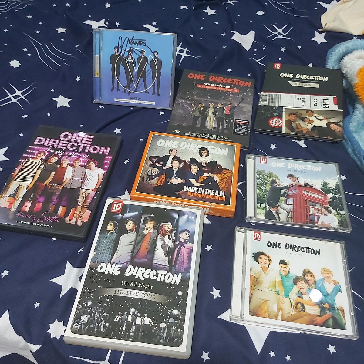 mahaethings's tweet photo. hallo not kpop related hehehe

i have these one direction and signed the vamps albums that i'm letting go na huhu would anyone be interested? dm me lang ♡

wts lfb ph mitam ultimate fan edition up all night take me home https://t.co/e6JtO7eJ4m