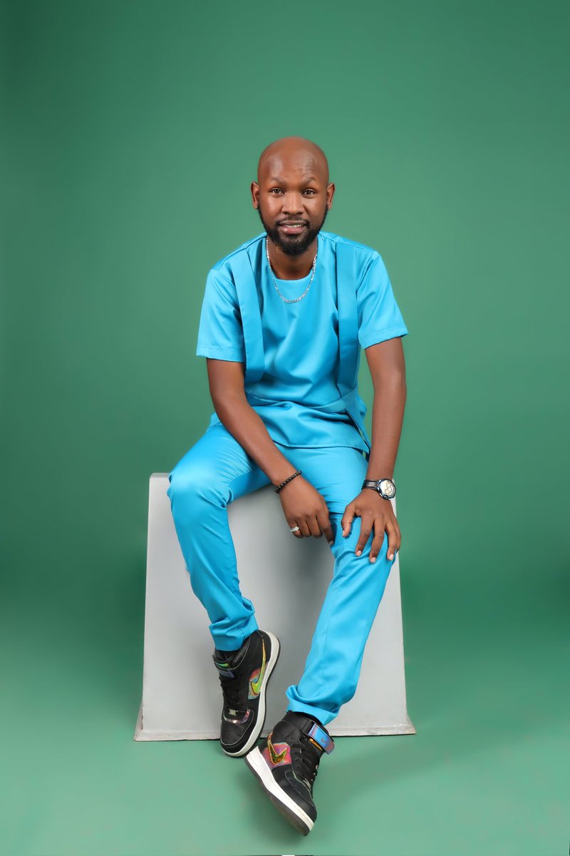 EmosNjoroge's tweet image. Bald Man looking Good in Wajose 😅❤🍆💦!

#baldman #lookinggood 
📷 @RancoNjosh