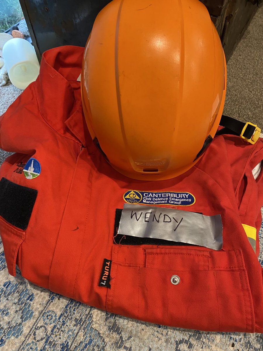 dr_wendym_RN's tweet photo. It’s official now I have my kit as a probationer rescue team member for civil defence - looking forward to really cracking on with training building on the last year of training as welfare team member #training #volunteer #civildefefence #rt11 https://t.co/7k5sqzrvZ6