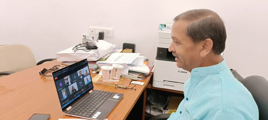 विज्ञान एवं प्रौद्योगिकी मंत्री श्री <a href="/opsakhlecha/">Omprakash Sakhlecha</a> एसडीपीएस ग्रुप ऑफ इंस्टीट्यूशंस की 4th वर्चुअल इंटरनेशनल कॉन्फ्रेंस में मुख्य अतिथि के तौर पर शामिल हुए। यह कॉन्फ्रेंस ‘लोकल फॉर वोकल, द पाथवे ऑफ सक्सेस’ विषय पर आधारित रही।
#JansamparkMP 
#InnovativeMP