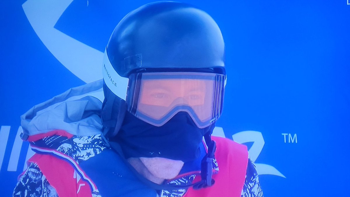 SalaciousSports's tweet photo. - @shaunwhite seconds before attempting a halfpipe run that would have been the last of his career if he fouled up
- #shaunwhite seconds after nailing the halfpipe run that qualified him for the finals. "Whew," he said
#olympics  #Beijing2022 #Beijing2022WinterOlympics https://t.co/1lQrQysDM1