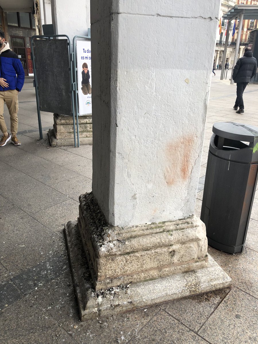 susinos's tweet photo. @danidelarosa Estupendo, pero echo de menos la mejora de la limpieza de la ciudad. Llevo meses trasladando la queja de que nunca Burgos ha presentado un estado de limpieza tan lastimoso. No juzgo la adjudicación del contrato de basuras… pero por favor póngase a la faena. Burgos lo merece https://t.co/diXQVjbwc0