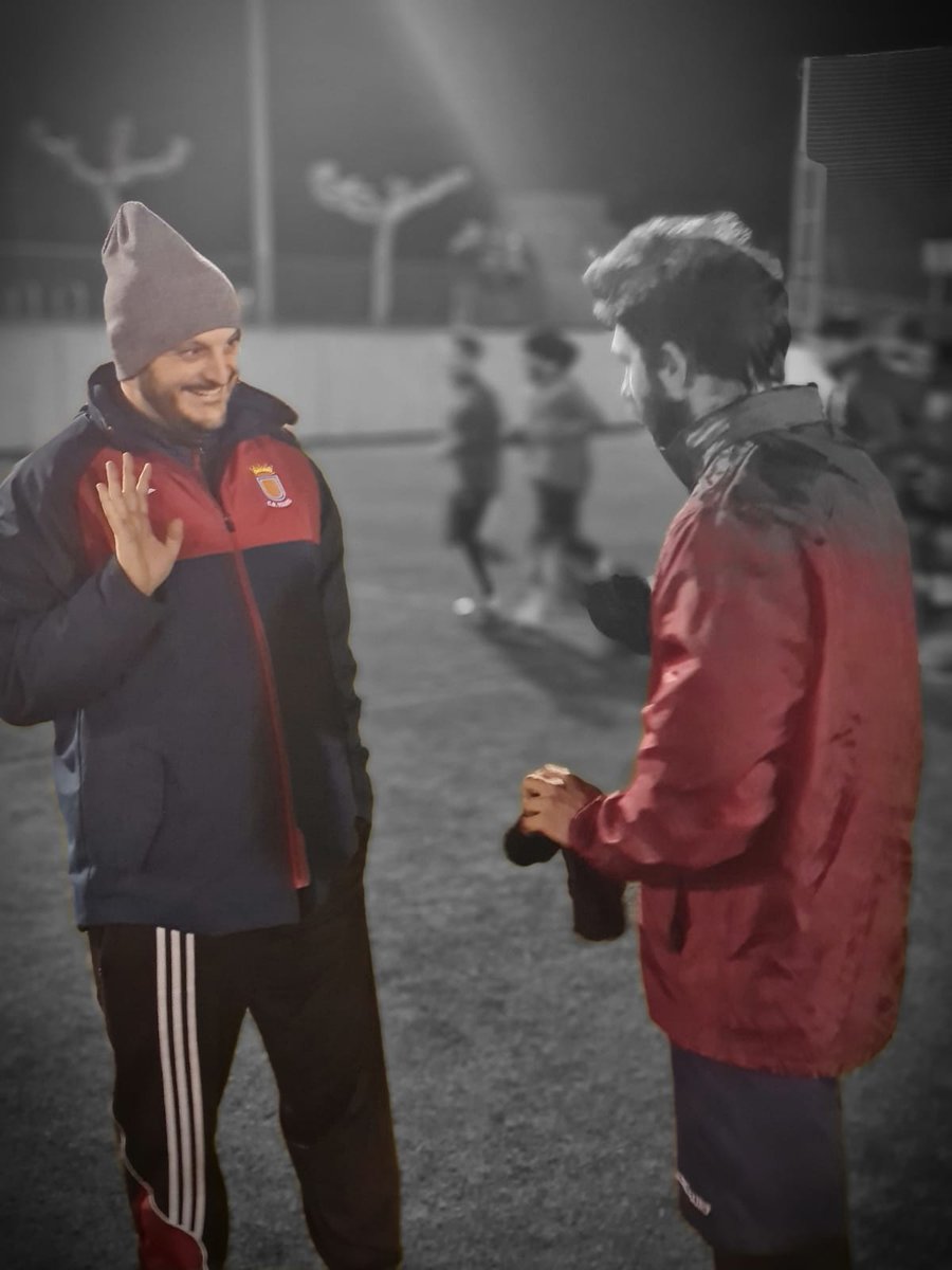 cavianes's tweet photo. 📸 Os dejamos varias imágenes del grupo en el entrenamiento de ayer, lunes. Buen trabajo! 👏🏻⚽
#CAVianés #3RFEF16 https://t.co/tlhZQTS6It