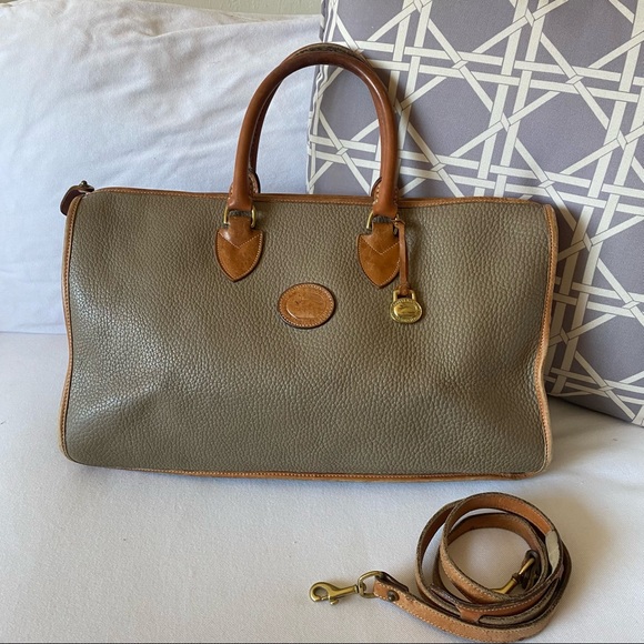 Chilispice's tweet image. So good I had to share! Check out all the items I'm loving on @Poshmarkapp from @awwlibrary @DiamondEyesIntl #poshmark #fashion #style #shopmycloset #dooneybourke #therapy: posh.mk/qP9ywa13unb