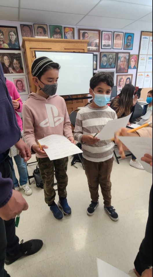 SFIS_USA's tweet photo. Alhamdulillah back in person at SFIS Sunday school! 
We got to know each other with a quick ice breaker/interview! 
KG-4th made a handprint and shared things they want the class to learn about them. https://t.co/HZrmJHkgTg