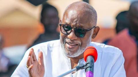 SaharaReporters's tweet photo. 2023: No Northern Presidential Candidate, South-East, South-West Have Competent People – Governor Akeredolu | Sahara Reporters https://t.co/Y4vrV7JYVj https://t.co/VDqhKzt61O