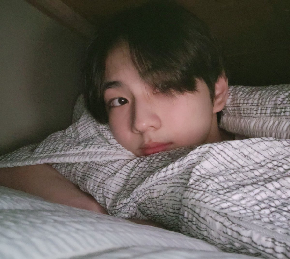 snkdior's tweet photo. happy birthday to my yangz. <3 https://t.co/0bjV3xG5Lf