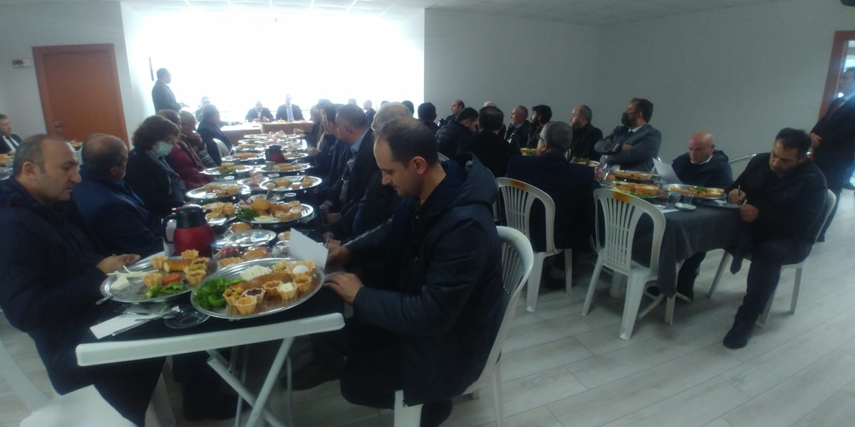 cosiad_'s tweet photo. Pandemi dolayisiyla ara verilen Dernegimizin Kahvaltili 2. Istisare Toplantisi 8 SUBAT 2022 Sali gunu Çorum Beltas AS. (Ekmek Fabrikasi) Firmasinda yapilmıştır. Daha sonra Sayın Valimiz Mustafa ÇİFTÇİ ve Sanayicilerimiz Karakuş Kuruyemiş Gıda Fabrikasını  ziyarette bulundular. https://t.co/AletAGicN1