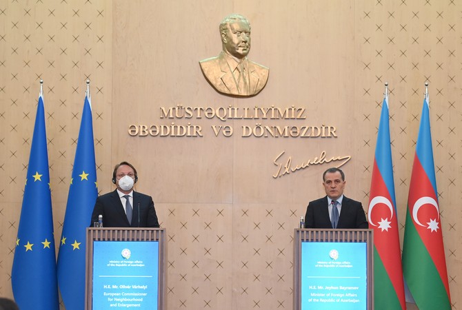 🇪🇺 Avropa mətbuatı: "Aİ artıq "status" məsələsini qaldırmır" 

Yeni reallığa uyğunlaşan Aİ Cənubi Qafqazda rolunu gücləndirir (Commonspace, Aİ)
worldmedia.az/news.aspx?id=4…

<a href="/aircenteraz/">AIR Center</a> 
<a href="/HuseynovVasif/">Vasif Huseynov</a>