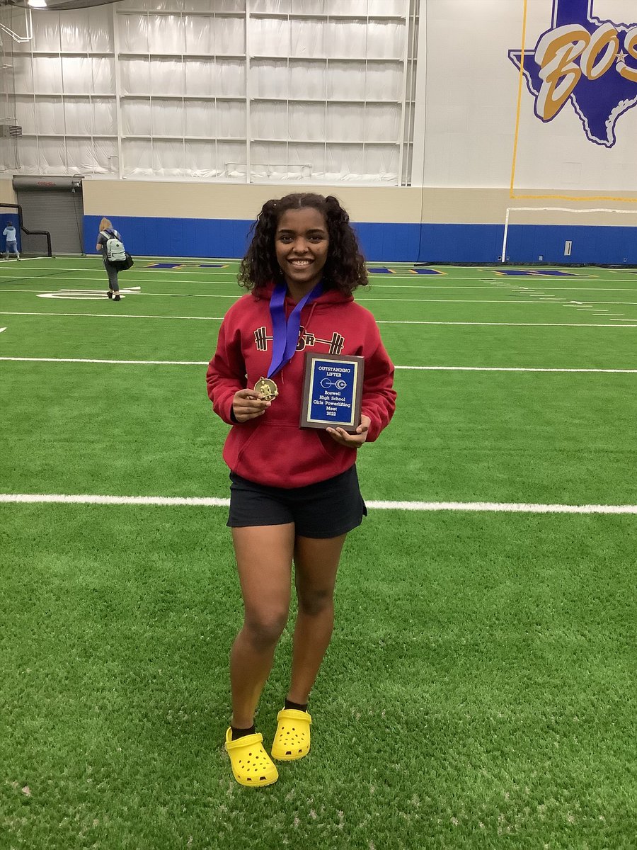 Jasmine with a best lifter award!