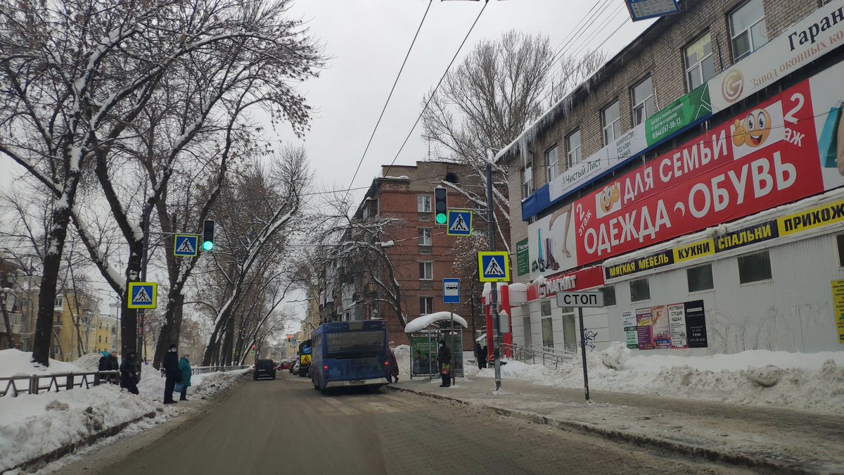 Я рад, что многие автолюбители прислушались и в ночь переставили транспорт на очищенные участки по.Металлургов. это позволило за ночь <a href="/OOO_Kedr_1/">ООО Кедр-1</a> расчистить тротуары и вывезти снег с обочин !