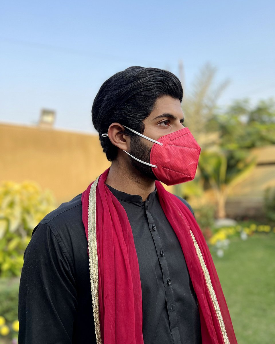 duramask's tweet photo. Do yourself a Solid with a mask that makes a bold statement with its bright red hue, 🔥 the minimalistic geometric design also makes it look elegant to the eye! 

#DesignerMask #FashionForwardMask #FashionMask 

Order yours now at https://t.co/ThPsO2O9gj❗️Link in bio!🎊 https://t.co/660PW1NReC