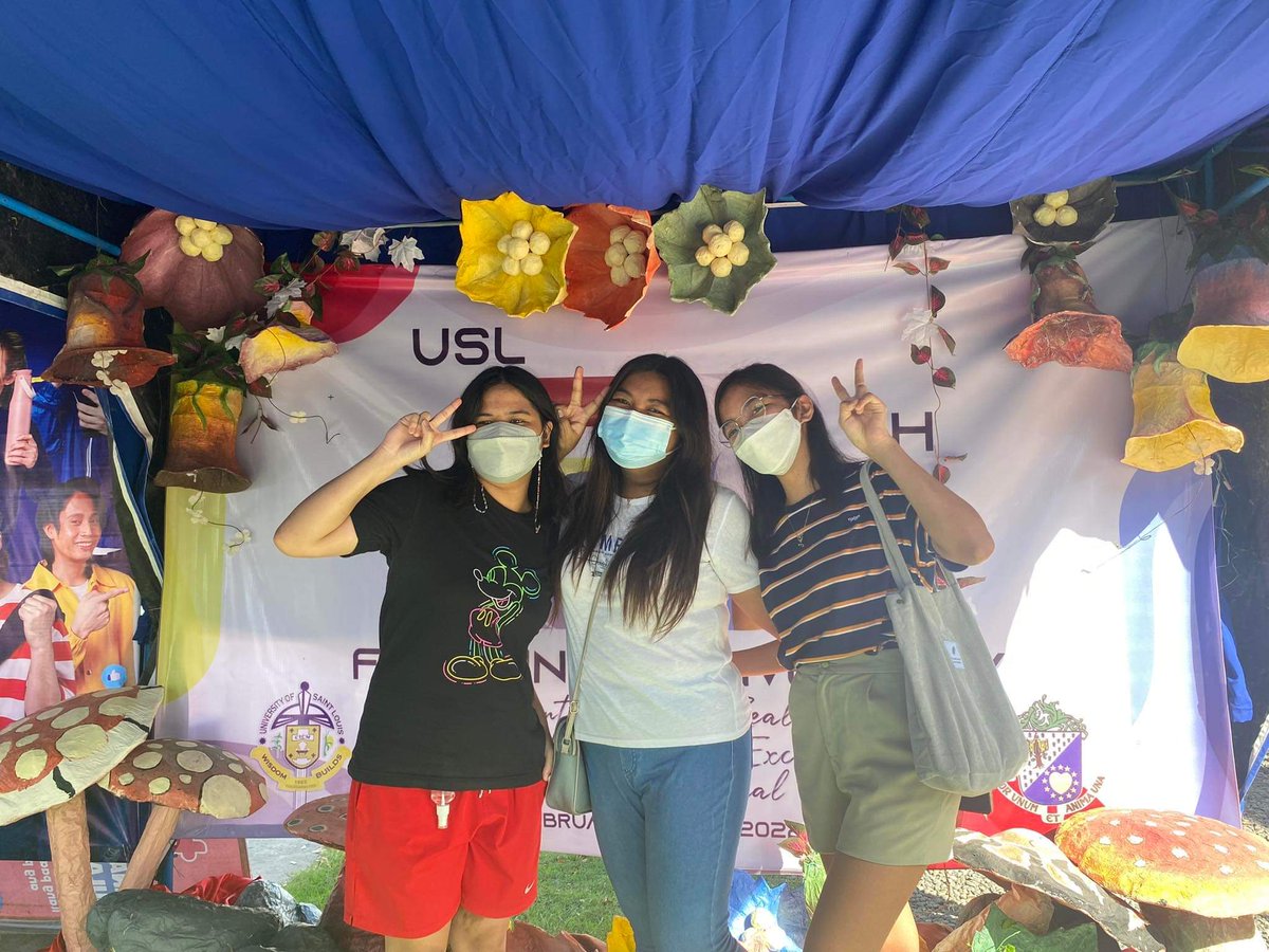 USLSSCOfficial's tweet photo. Go laban! Laban! Senior High! Senior High!
Go to our booth and support your department mga vebs!
#USL57th
#USLInTheNowNormal https://t.co/R6toGR2eAa