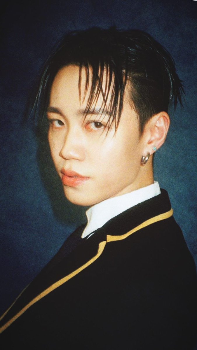 badboyloo_th's tweet photo. 220209 badboyloo’ story
#BLOO #Badboyloo #블루 #김현웅 #บลู https://t.co/NkXXhxAVyV