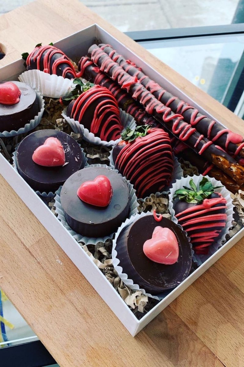 YOWRestaurants's tweet photo. We have a list of Valentine's Day specials both savoury &amp; sweet from right across Ottawa this week. PLS help Share https://t.co/JwRAbvtv83  #ottawarestaurants #valentinesday #supportlocalottawa https://t.co/Axowy34EnN