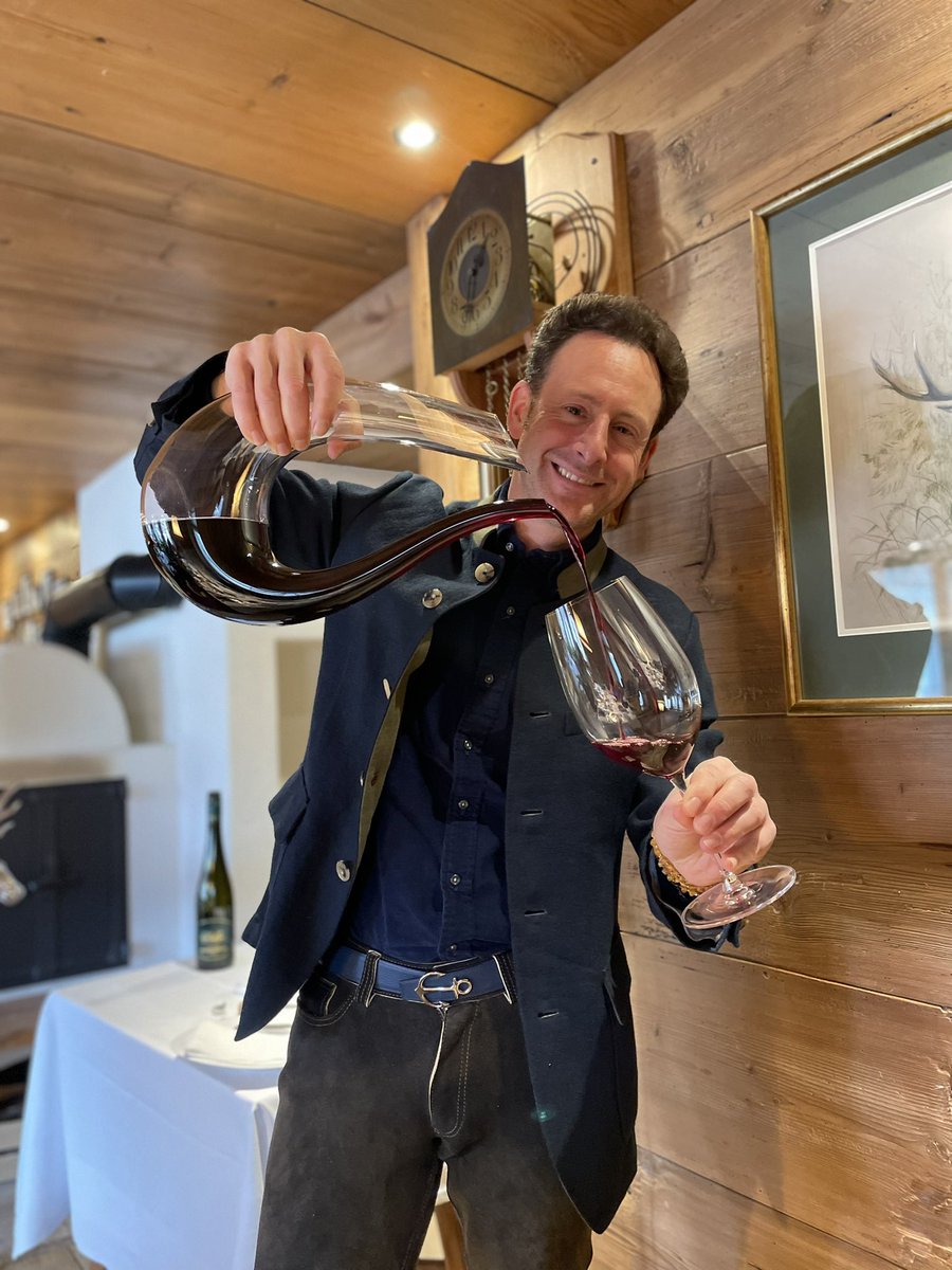 Decant your wines 🍾 Using the RIEDEL Amadeo decanter ❤️ #decanter #riedel #redwine #oxygen