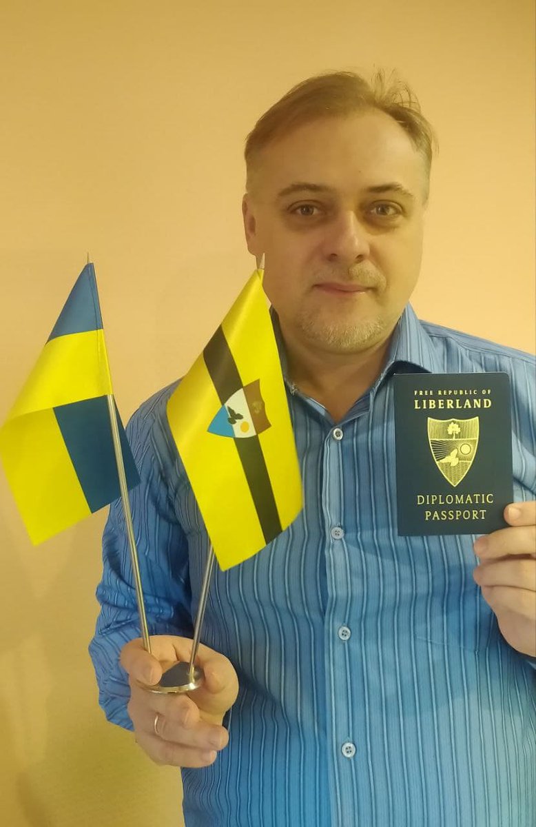 AzovCapital's tweet image. LL
Finally I`ve got Liberland diplomatic passport
UK
Нарешті отримав дипломатичний паспорт Ліберленда

#iccukraineliberland, #liberland, #тппукраиналиберленд, #либерленд, #амбассадорденисюжаков,  #ambassador, #ambassadordenysyuzhakov, #passport