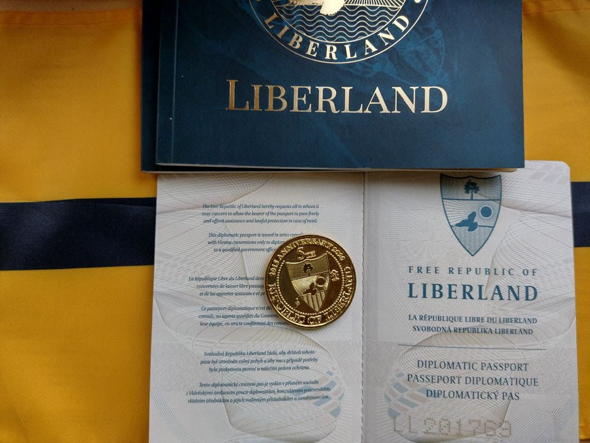 AzovCapital's tweet image. LL
Finally I`ve got Liberland diplomatic passport
UK
Нарешті отримав дипломатичний паспорт Ліберленда

#iccukraineliberland, #liberland, #тппукраиналиберленд, #либерленд, #амбассадорденисюжаков,  #ambassador, #ambassadordenysyuzhakov, #passport