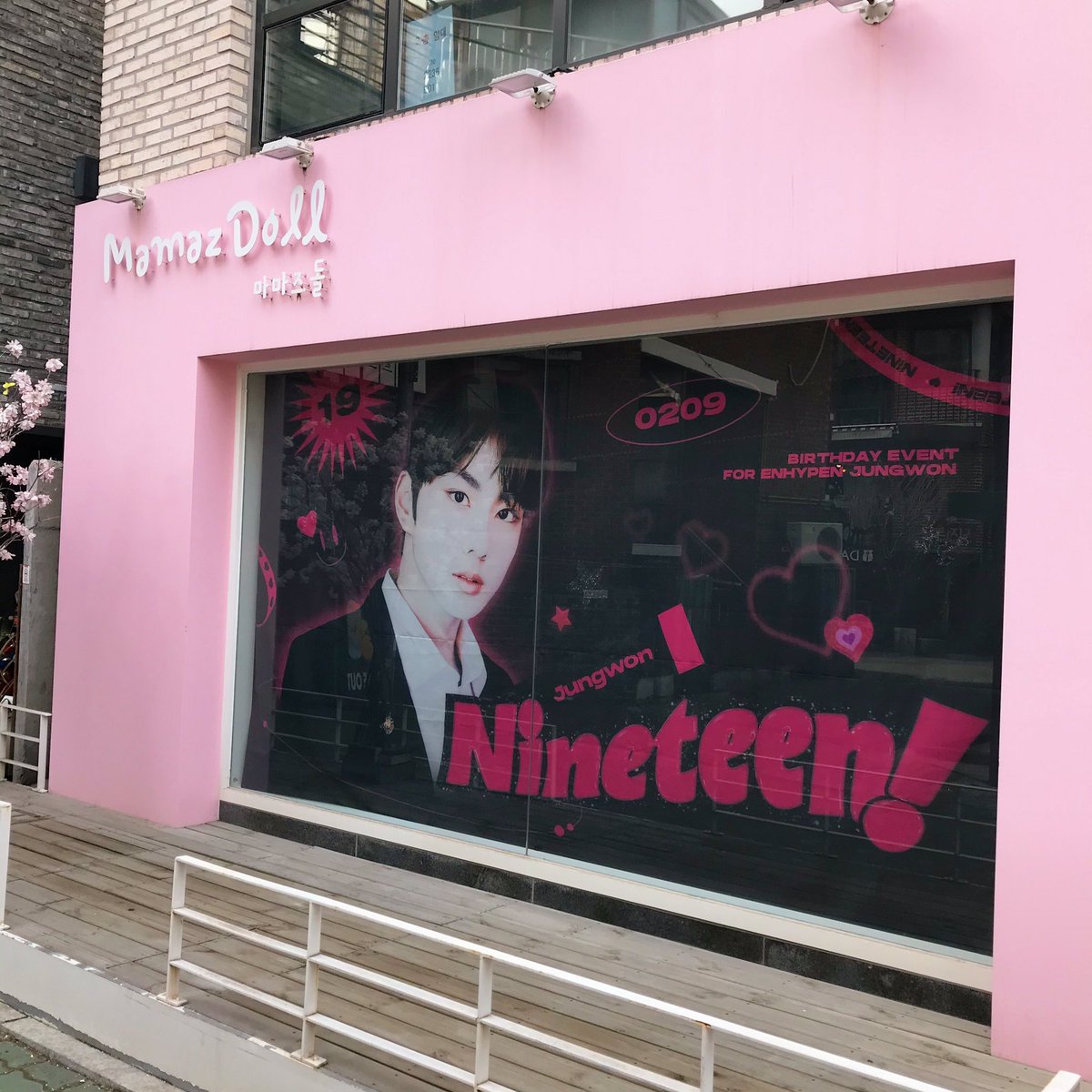 siniragoyo's tweet photo. #해피_냥탄절 🖤🖤🖤 https://t.co/IF56LNMdzS