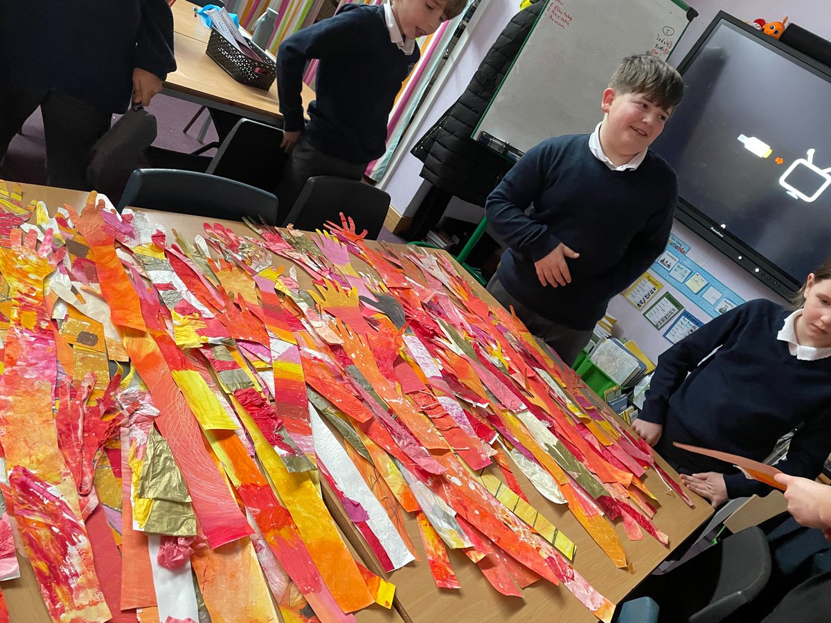 With thanks to the children and staff <a href="/FrithManor/">Frith Manor Primary</a> for making Sunbeams over the last 2 days. Here’s some of their fantastic art.

Watch this space and @LSENews #LSEFestival for more on how their art and words will be combined on campus. Sunbeams: bit.ly/3glk8Ky