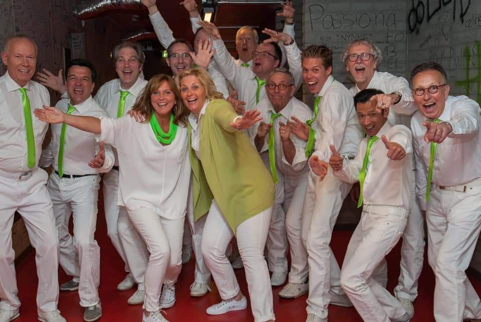 Wat was het genieten gisteren! We hebben voor het eerst weer gerepeteerd in het Castellumtheater. Het voelde als thuiskomen!
En het ziet er ontzettend mooi uit!! Kom snel kijken en misschien wel bij een repetitie of concert met het Castellumkoor - dat zou helemaal super zijn!