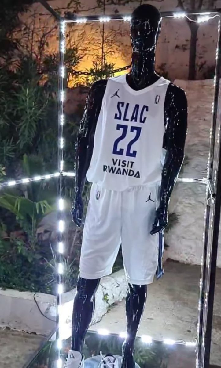 fgbb_officiel's tweet photo. Le Maillot du Champion de Guinée 🇬🇳 a été présenté hier à Dakar le SLAC fera partir de La Sahara Conférence avec le champion de 🇹🇳 🇸🇳 🇷🇼 🇲🇿 🇲🇦 du 5 au 15 mars #SlacALaBal https://t.co/VaK1jJJu9S