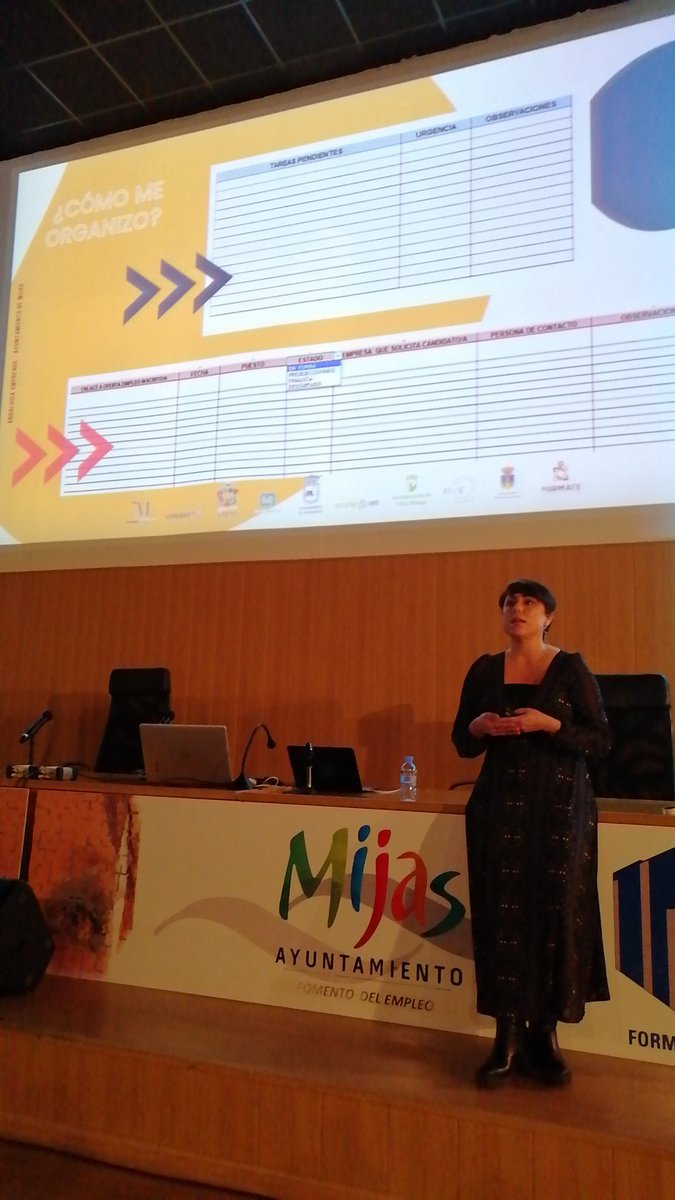 felgarpe's tweet photo. Elena Tomás @elenatomi nos habla sobre los beneficios del trabajo en red en los procesos de orientación #trabajoenredmijasimpulsa #empleo #redes #redessociales https://t.co/gRlbUuv10D