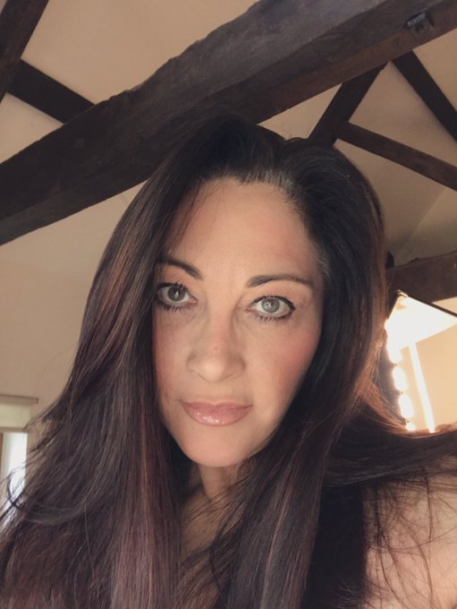 Afternoon my darlings I do hope that your all doing well. Just logged onto https://t.co/UZfph7aYbY&hellip; and