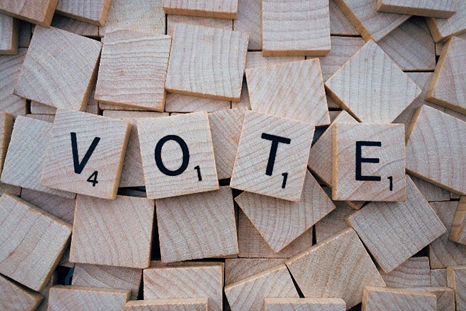 LaChambreBE's tweet photo. La faculté de voter dès 16 ans aux élections UE: audition en com #Constitution de @PDelwit @SciencePoULB / Zoé Noël &amp; Yamina Ben-Naoum @Forumjeunes_BE / @MilanCalloens &amp; Maïté Coppens @vljr / Nicolas Pommée &amp; Mona Locht Rat der deutschsprachigen Jugend ⏩ https://t.co/i5C4ylPMkb https://t.co/ToveTUohcb