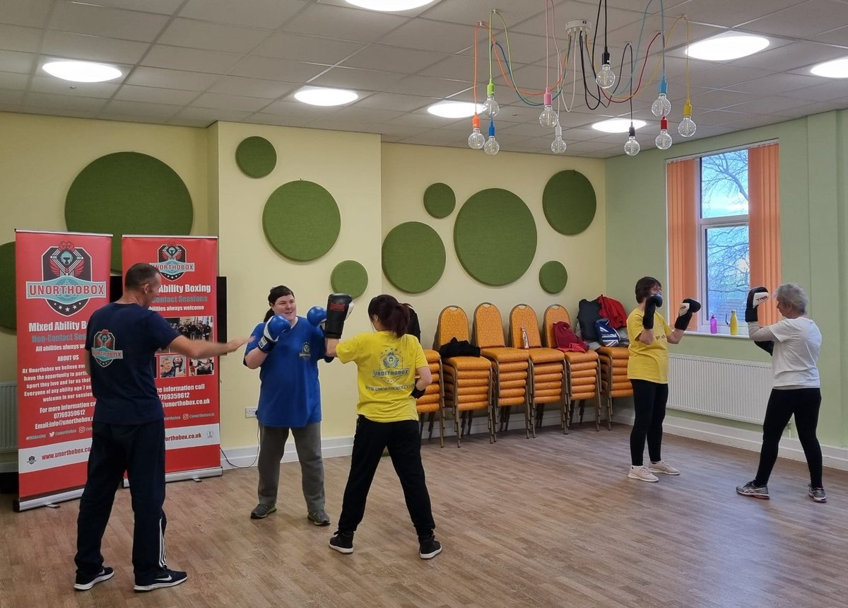 unorthobox's tweet photo. Every Wednesday we're @Welcome_In_LS16 #Leeds for non-contact #Boxing 2.30-3.30pm over 18s. 3.45-4.30pm family sessions. All abilities always welcome. Thanks to local councillor @emmaflint18 and @izaakww for coming down last week & for their support #MABoxing π₯ https://t.co/JrNYj7PExI