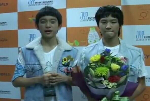 kooksgyeom7's tweet image. Jinyoung and Jaebeom has been with each other since 2009 and in december they'll serve the military together. 

no one touch me. who's cutting onions here?😭😭😭