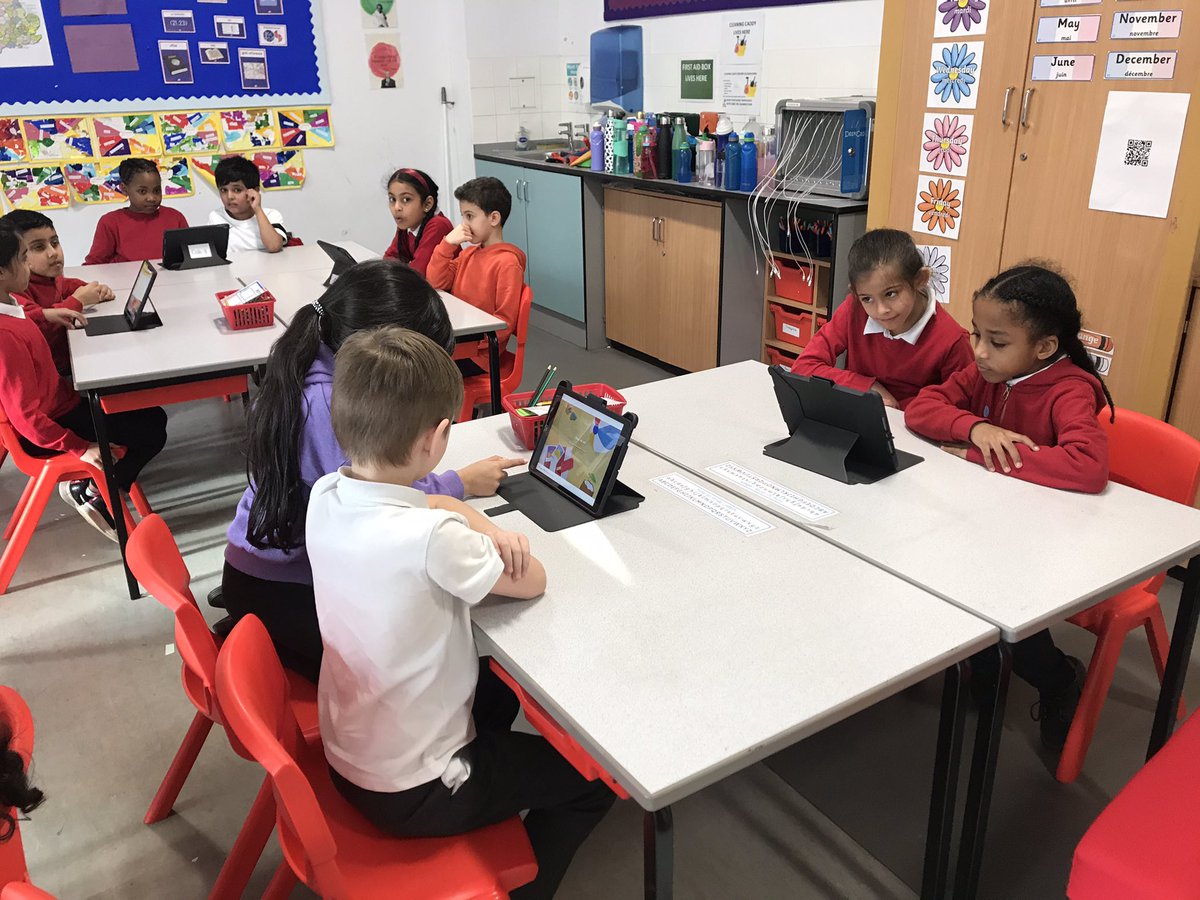 Yesterday was #SaferInternetDay so today we looked at how to keep safe online. We looked at online and offline relationships and who we know best. It is really important to remain safe online at all times! @kestrelmead <a href="/miss_boweKMPA/">Miss_Bowe KMPA</a>