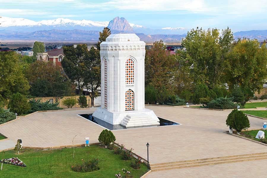 AzembassyGreece's tweet photo. On February 9, we celebrate 98th anniversary of establishment of the Nakhchivan Autonomous Republic of Azerbaijan.
#NaxçıvanMuxtarRespublikası98
#9Fevral #Naxçıvan98
https://t.co/zJbleM5T5e https://t.co/CbMxyEp1OW