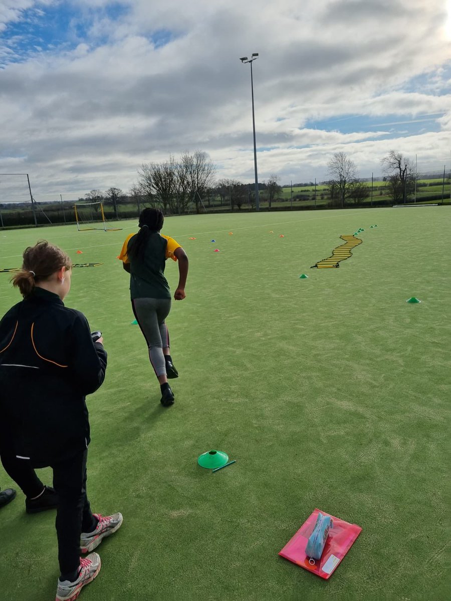PE_Campion's tweet image. Year 7 worked really hard in PE today with @MissMiddletonPE working on their speed! They worked together in groups to design their own obstacle course and timed themselves completing it!💪 Amazing work Year 7!

#ProudtobeCampion #cooperativelearning #studentdesigned #speedcourse