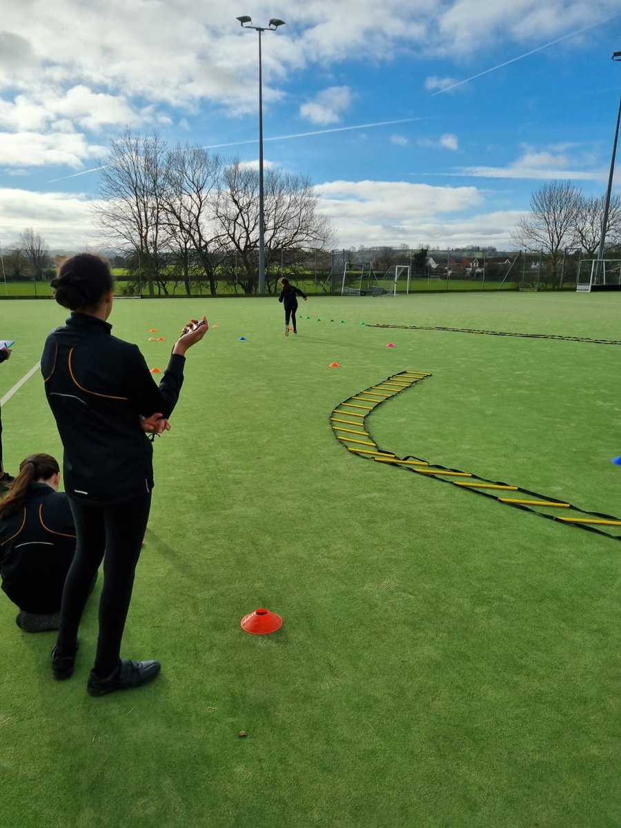 PE_Campion's tweet image. Year 7 worked really hard in PE today with @MissMiddletonPE working on their speed! They worked together in groups to design their own obstacle course and timed themselves completing it!💪 Amazing work Year 7!

#ProudtobeCampion #cooperativelearning #studentdesigned #speedcourse