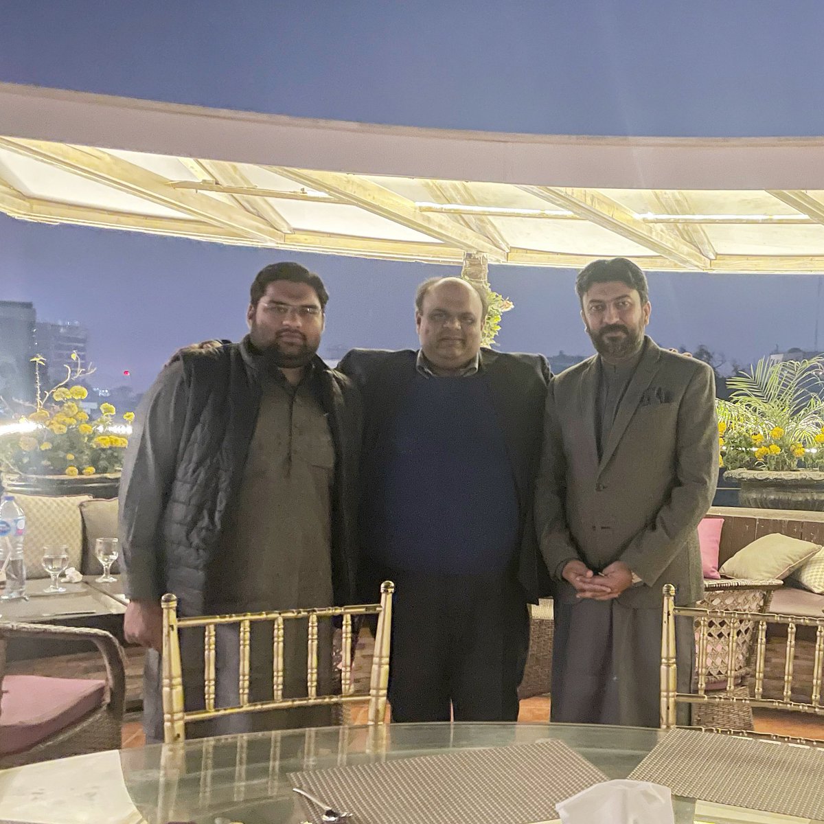 mianahmark's tweet photo. میاں احمر کمبوہ کی میاں عرفان دولتانہ سے لاہور میں ملاقات https://t.co/KWJvGHy2GX