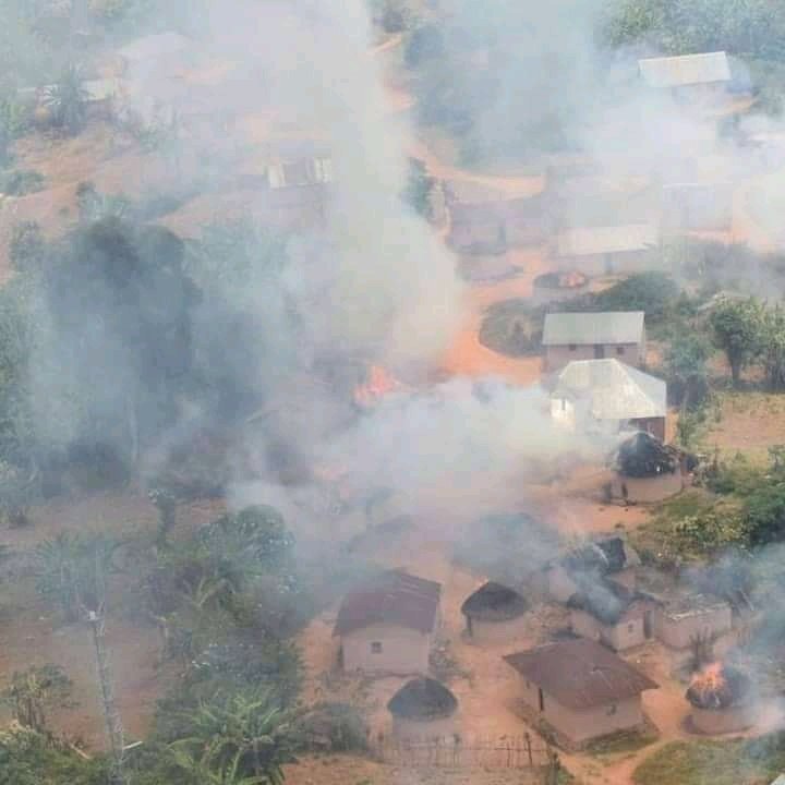 MinembweM's tweet photo. 🔴URGENT: #BIJOMBO: Depuis la matinée, les miliciens #Mai_Mai coalisés aux éléments @FARDC_off basés à #BIJOMBO ont attaqué le site de déplacés internes Banyamulenge de #BIJOMBO. Nous dénonçons tout attaque visant pop civile. @UEenRDC @USAmbDRC @MonuscoF  @bbcafrique @fatshi13 https://t.co/gfFF5s6AjL
