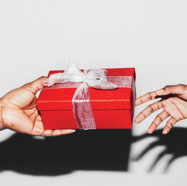 VybezRadioKE's tweet photo. Ndio upatie ama ubuyie mseee gift ya kitu kama Valentine's, lazima mkuwe mmejuana for how long?
@Browngalnessa @deejaypatiz 
#vybeayard https://t.co/fbUgcIDgn0
